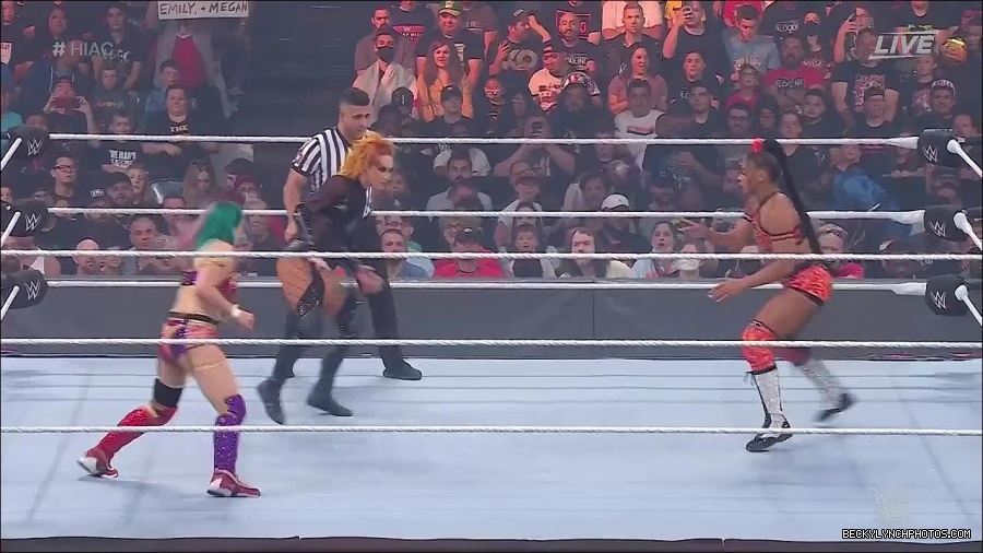 WWE_Hell_In_A_Cell_2022_720p_WEB_h264-HEEL_mp4_000836421.jpg