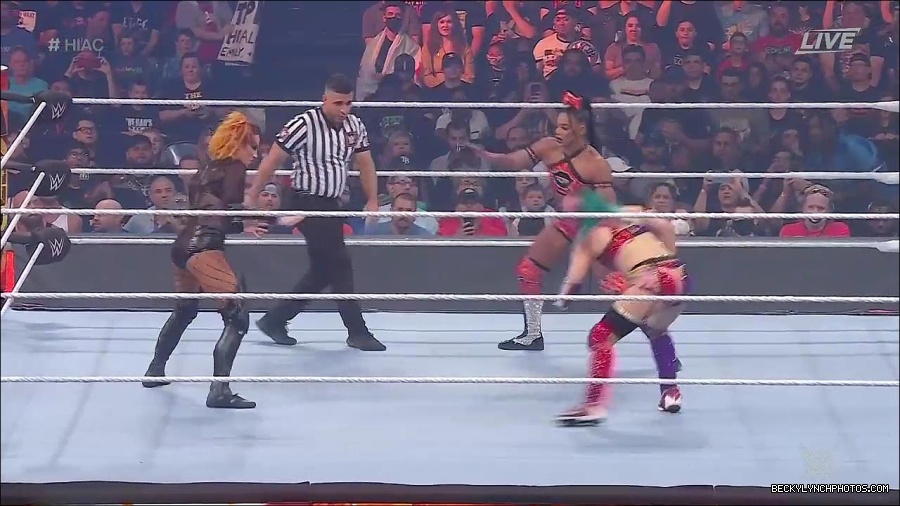 WWE_Hell_In_A_Cell_2022_720p_WEB_h264-HEEL_mp4_000837621.jpg
