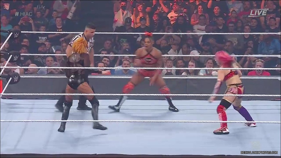 WWE_Hell_In_A_Cell_2022_720p_WEB_h264-HEEL_mp4_000838021.jpg