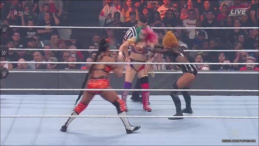 WWE_Hell_In_A_Cell_2022_720p_WEB_h264-HEEL_mp4_000840421.jpg