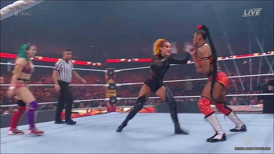 WWE_Hell_In_A_Cell_2022_720p_WEB_h264-HEEL_mp4_000841221.jpg