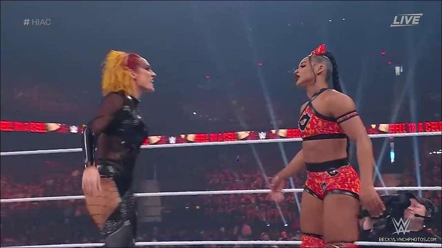 WWE_Hell_In_A_Cell_2022_720p_WEB_h264-HEEL_mp4_000842021.jpg