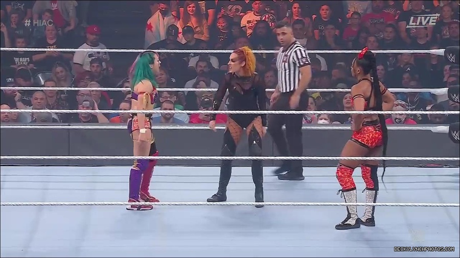 WWE_Hell_In_A_Cell_2022_720p_WEB_h264-HEEL_mp4_000844821.jpg