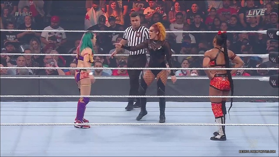WWE_Hell_In_A_Cell_2022_720p_WEB_h264-HEEL_mp4_000845621.jpg