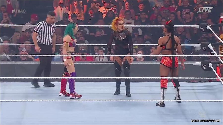 WWE_Hell_In_A_Cell_2022_720p_WEB_h264-HEEL_mp4_000847621.jpg