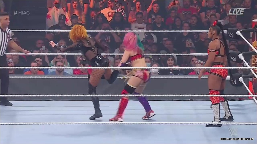 WWE_Hell_In_A_Cell_2022_720p_WEB_h264-HEEL_mp4_000854021.jpg