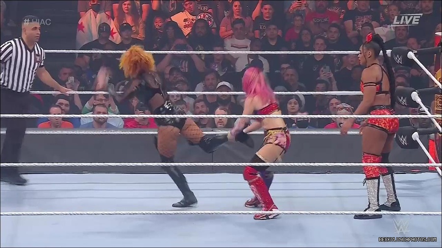 WWE_Hell_In_A_Cell_2022_720p_WEB_h264-HEEL_mp4_000854421.jpg