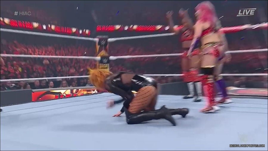 WWE_Hell_In_A_Cell_2022_720p_WEB_h264-HEEL_mp4_000855621.jpg