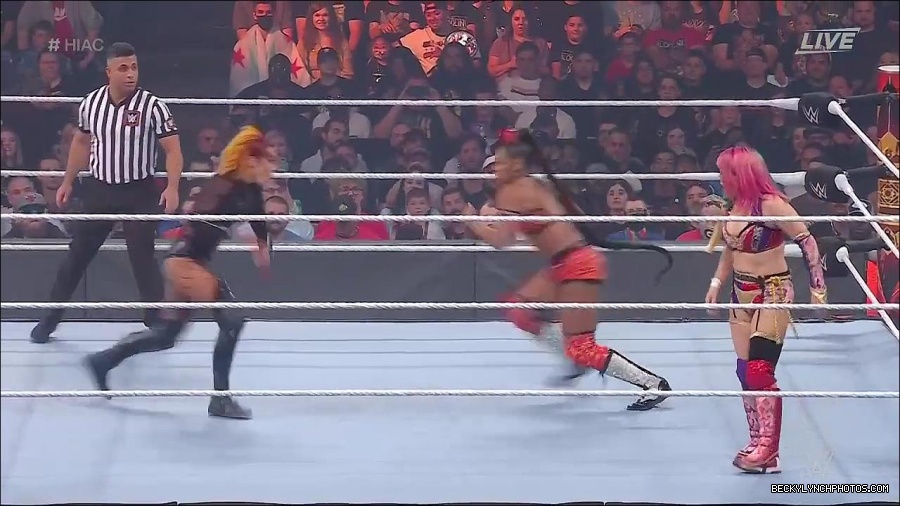 WWE_Hell_In_A_Cell_2022_720p_WEB_h264-HEEL_mp4_000857621.jpg