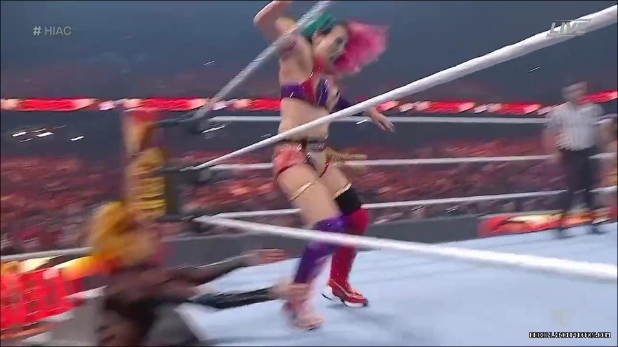 WWE_Hell_In_A_Cell_2022_720p_WEB_h264-HEEL_mp4_000915187.jpg