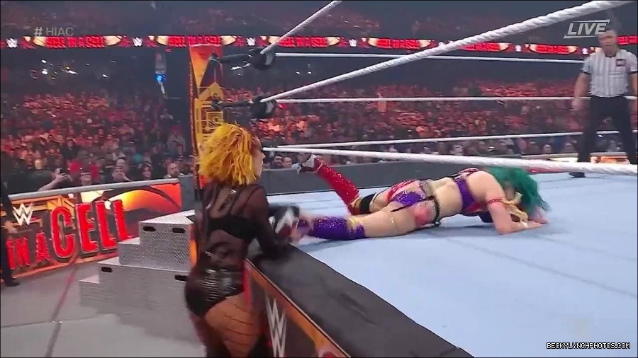 WWE_Hell_In_A_Cell_2022_720p_WEB_h264-HEEL_mp4_000915987.jpg