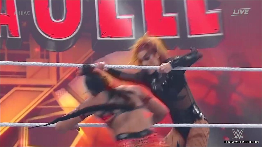 WWE_Hell_In_A_Cell_2022_720p_WEB_h264-HEEL_mp4_000923987.jpg