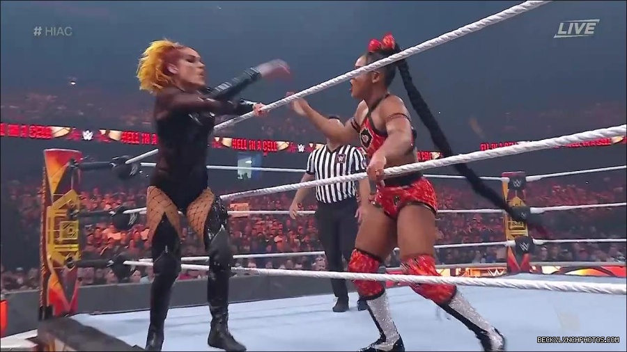 WWE_Hell_In_A_Cell_2022_720p_WEB_h264-HEEL_mp4_000925587.jpg