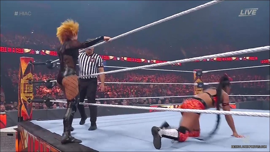 WWE_Hell_In_A_Cell_2022_720p_WEB_h264-HEEL_mp4_000927187.jpg