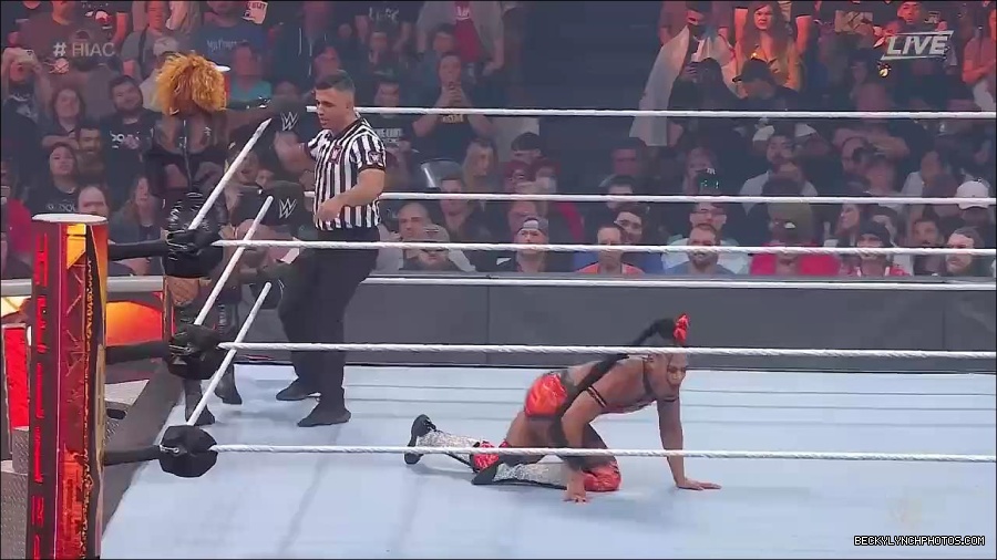 WWE_Hell_In_A_Cell_2022_720p_WEB_h264-HEEL_mp4_000927587.jpg