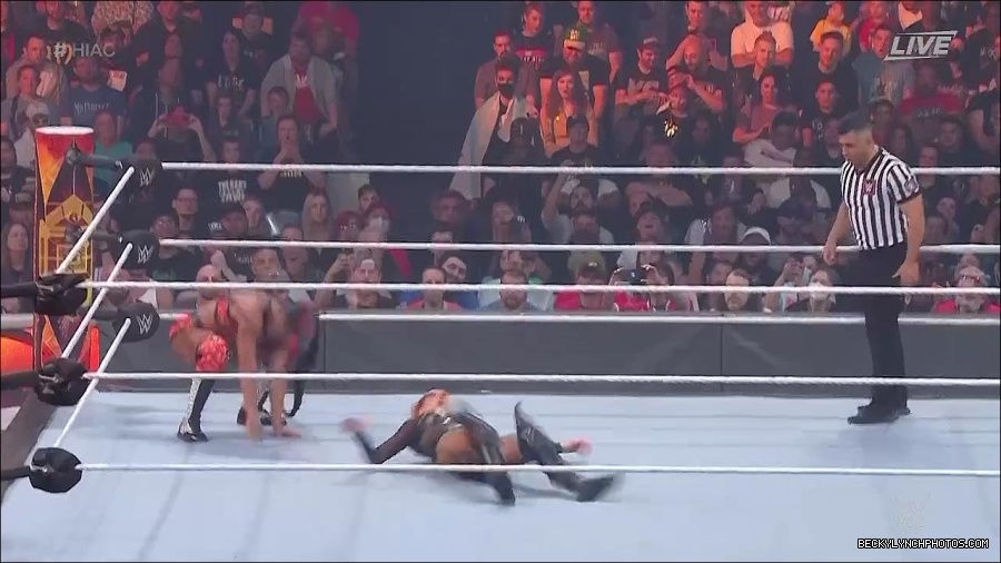 WWE_Hell_In_A_Cell_2022_720p_WEB_h264-HEEL_mp4_000936387.jpg