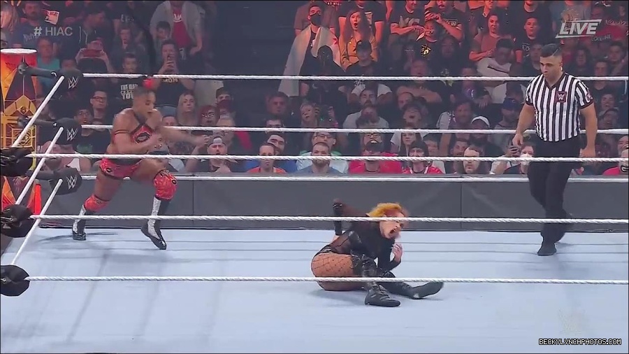 WWE_Hell_In_A_Cell_2022_720p_WEB_h264-HEEL_mp4_000937187.jpg