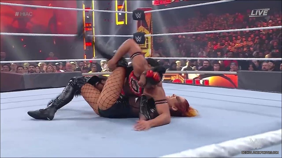 WWE_Hell_In_A_Cell_2022_720p_WEB_h264-HEEL_mp4_000938787.jpg