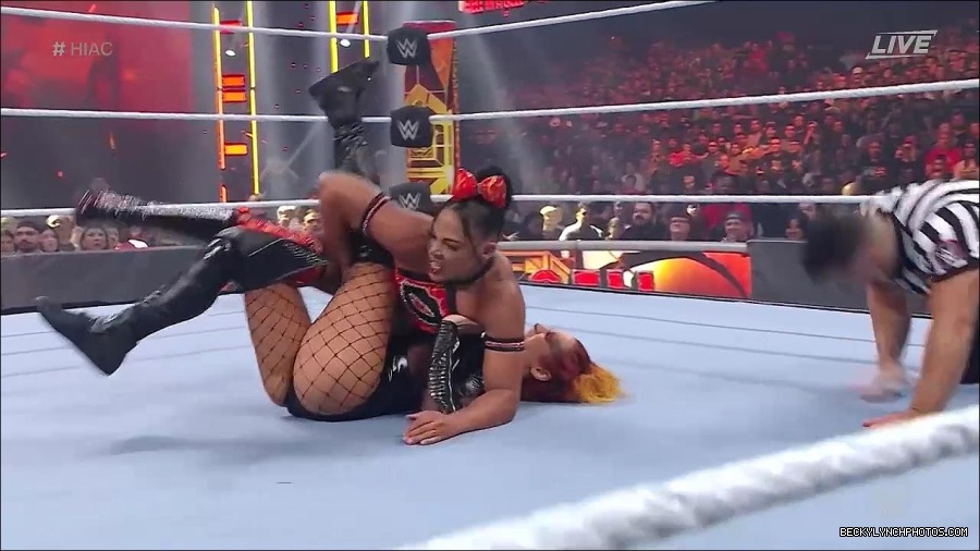 WWE_Hell_In_A_Cell_2022_720p_WEB_h264-HEEL_mp4_000939187.jpg