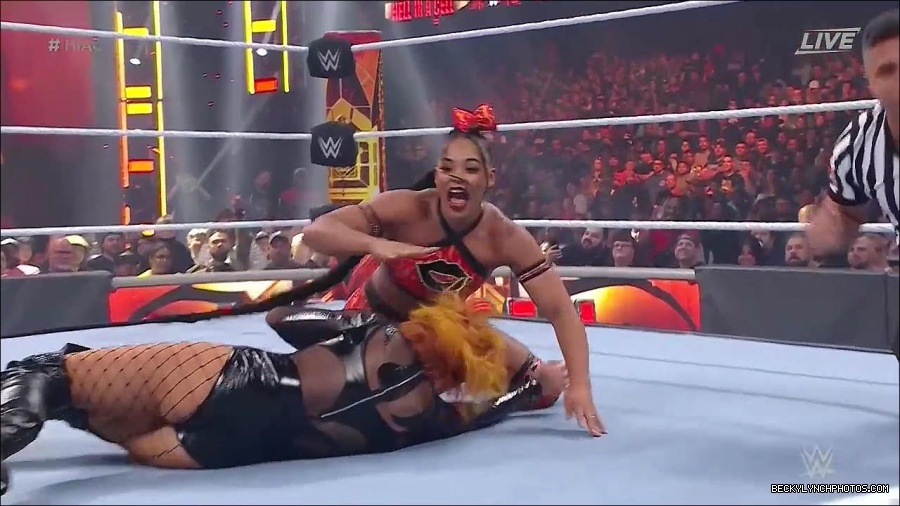 WWE_Hell_In_A_Cell_2022_720p_WEB_h264-HEEL_mp4_000940787.jpg