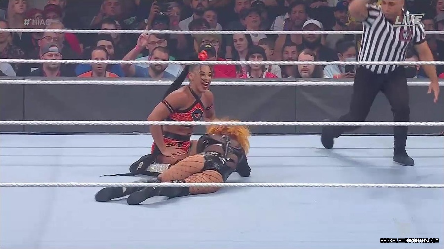 WWE_Hell_In_A_Cell_2022_720p_WEB_h264-HEEL_mp4_000941587.jpg