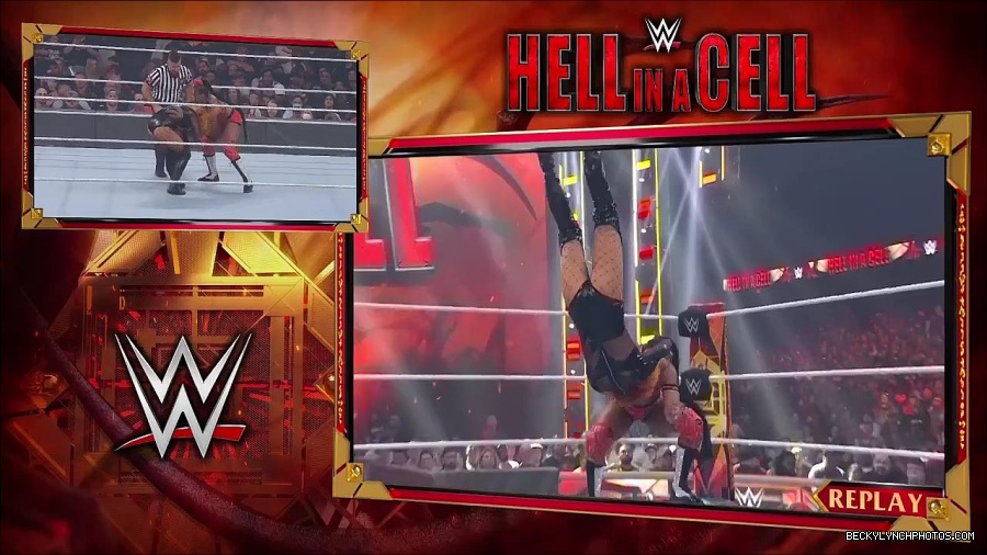 WWE_Hell_In_A_Cell_2022_720p_WEB_h264-HEEL_mp4_000948387.jpg