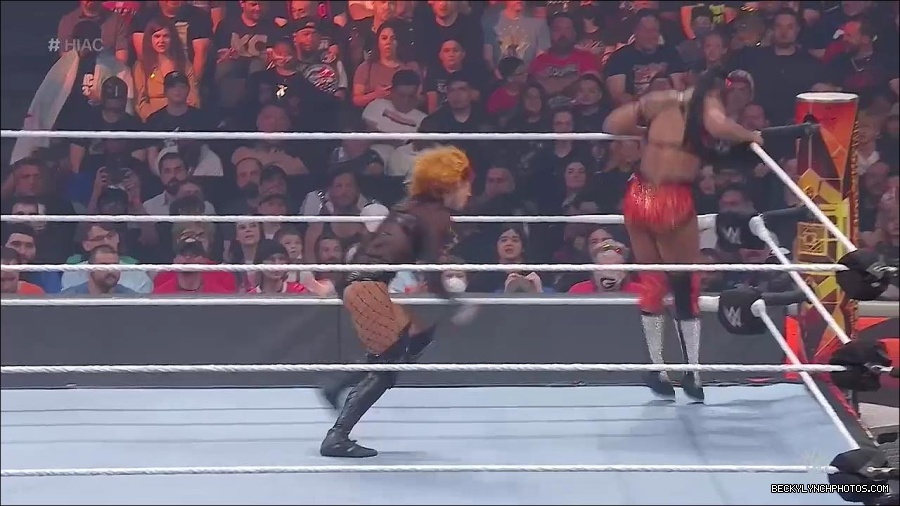 WWE_Hell_In_A_Cell_2022_720p_WEB_h264-HEEL_mp4_000952387.jpg