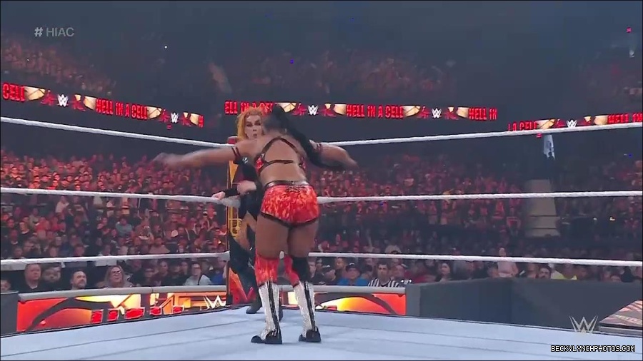 WWE_Hell_In_A_Cell_2022_720p_WEB_h264-HEEL_mp4_000953587.jpg
