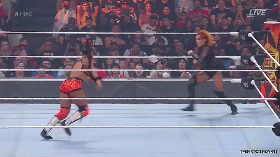WWE_Hell_In_A_Cell_2022_720p_WEB_h264-HEEL_mp4_000955187.jpg