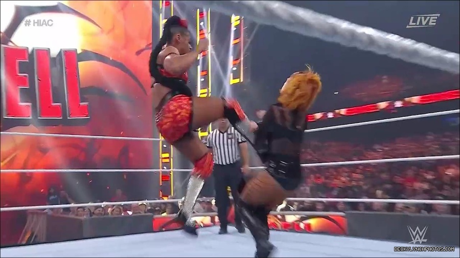 WWE_Hell_In_A_Cell_2022_720p_WEB_h264-HEEL_mp4_000955987.jpg