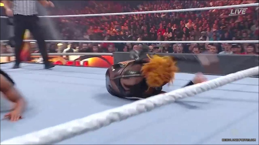 WWE_Hell_In_A_Cell_2022_720p_WEB_h264-HEEL_mp4_000956787.jpg