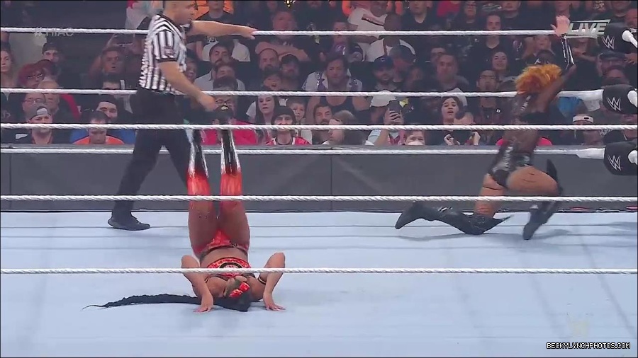 WWE_Hell_In_A_Cell_2022_720p_WEB_h264-HEEL_mp4_000957987.jpg