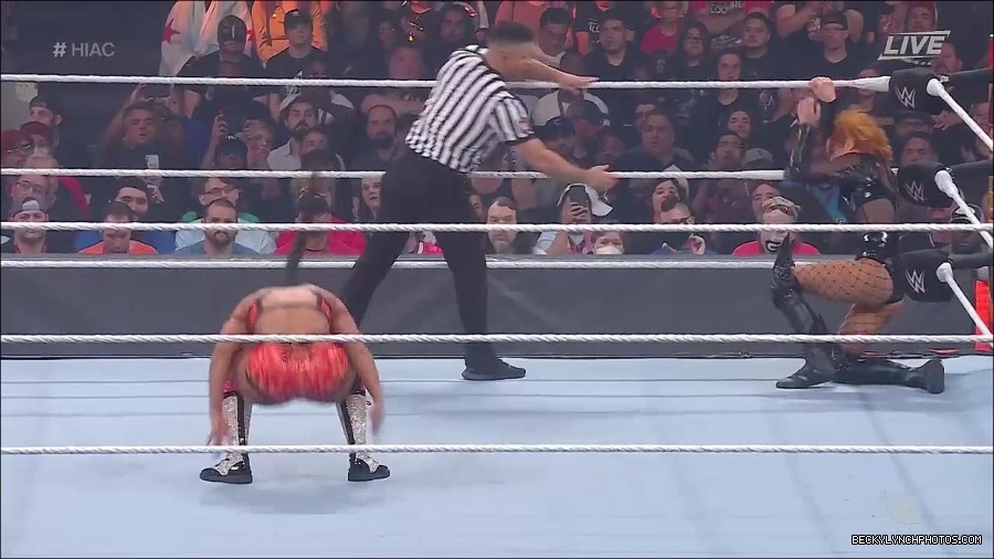 WWE_Hell_In_A_Cell_2022_720p_WEB_h264-HEEL_mp4_000958787.jpg