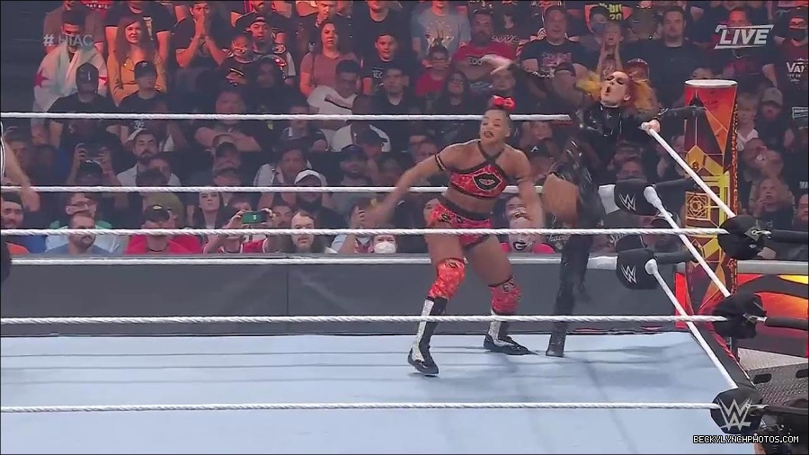 WWE_Hell_In_A_Cell_2022_720p_WEB_h264-HEEL_mp4_000963587.jpg