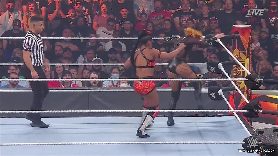 WWE_Hell_In_A_Cell_2022_720p_WEB_h264-HEEL_mp4_000965187.jpg