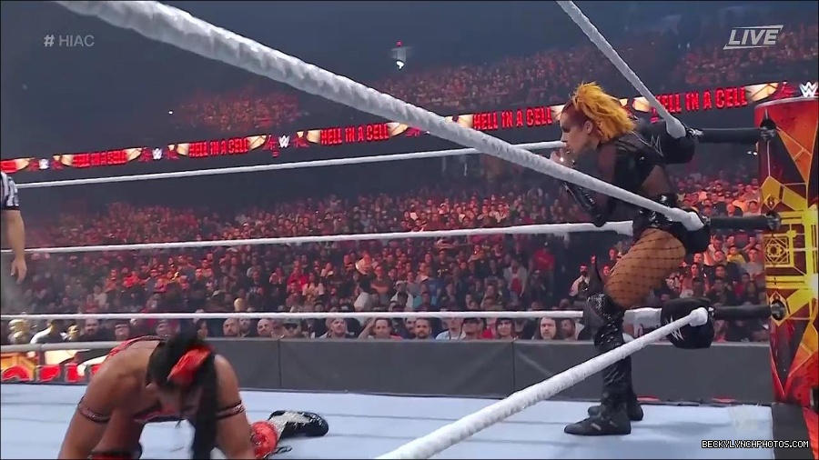 WWE_Hell_In_A_Cell_2022_720p_WEB_h264-HEEL_mp4_000966787.jpg