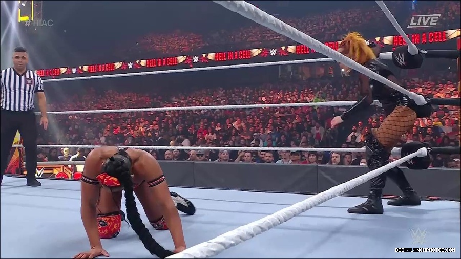 WWE_Hell_In_A_Cell_2022_720p_WEB_h264-HEEL_mp4_000968387.jpg