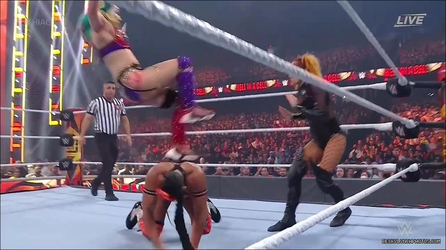 WWE_Hell_In_A_Cell_2022_720p_WEB_h264-HEEL_mp4_000969187.jpg