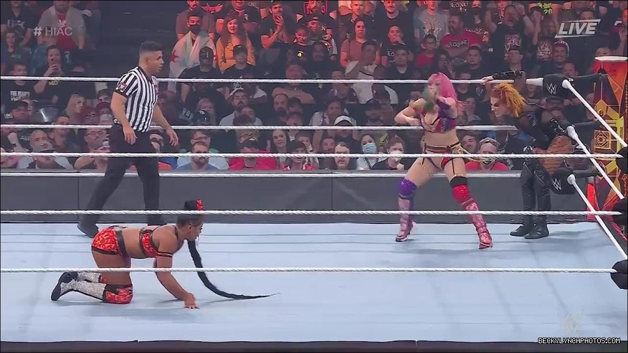 WWE_Hell_In_A_Cell_2022_720p_WEB_h264-HEEL_mp4_000972387.jpg