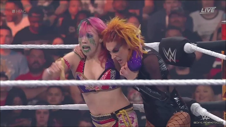 WWE_Hell_In_A_Cell_2022_720p_WEB_h264-HEEL_mp4_000974387.jpg