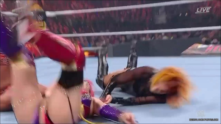 WWE_Hell_In_A_Cell_2022_720p_WEB_h264-HEEL_mp4_000976387.jpg
