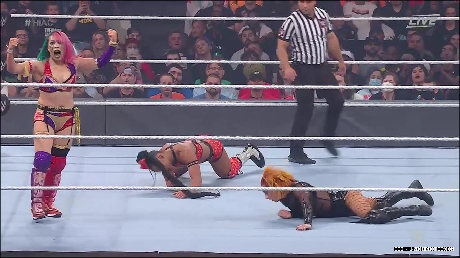 WWE_Hell_In_A_Cell_2022_720p_WEB_h264-HEEL_mp4_000979587.jpg