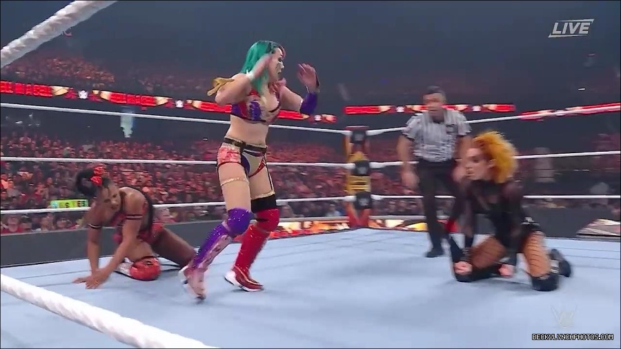 WWE_Hell_In_A_Cell_2022_720p_WEB_h264-HEEL_mp4_000989587.jpg