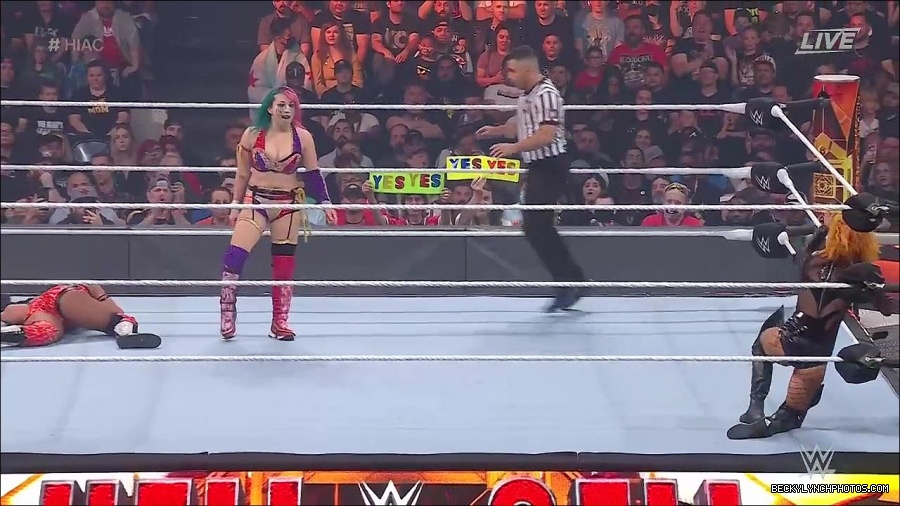 WWE_Hell_In_A_Cell_2022_720p_WEB_h264-HEEL_mp4_000995187.jpg