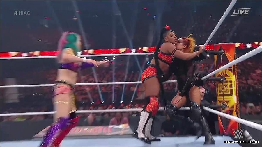 WWE_Hell_In_A_Cell_2022_720p_WEB_h264-HEEL_mp4_001002787.jpg
