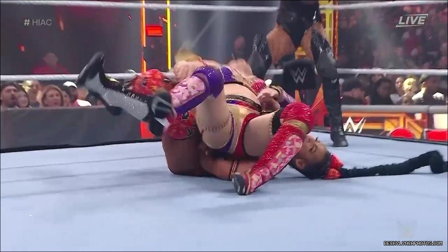 WWE_Hell_In_A_Cell_2022_720p_WEB_h264-HEEL_mp4_001054921.jpg