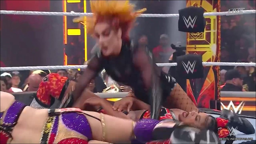 WWE_Hell_In_A_Cell_2022_720p_WEB_h264-HEEL_mp4_001056921.jpg