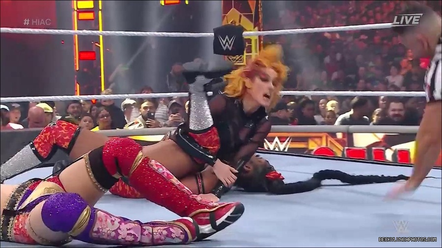 WWE_Hell_In_A_Cell_2022_720p_WEB_h264-HEEL_mp4_001058121.jpg