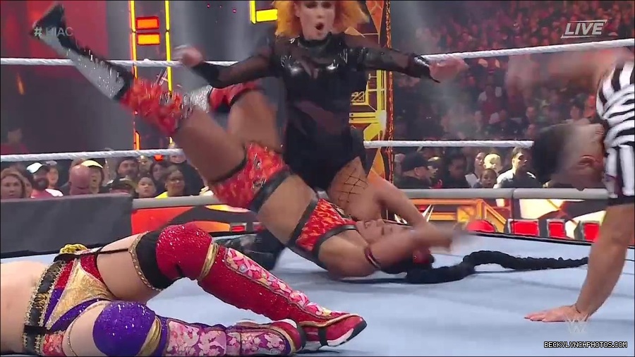 WWE_Hell_In_A_Cell_2022_720p_WEB_h264-HEEL_mp4_001059321.jpg