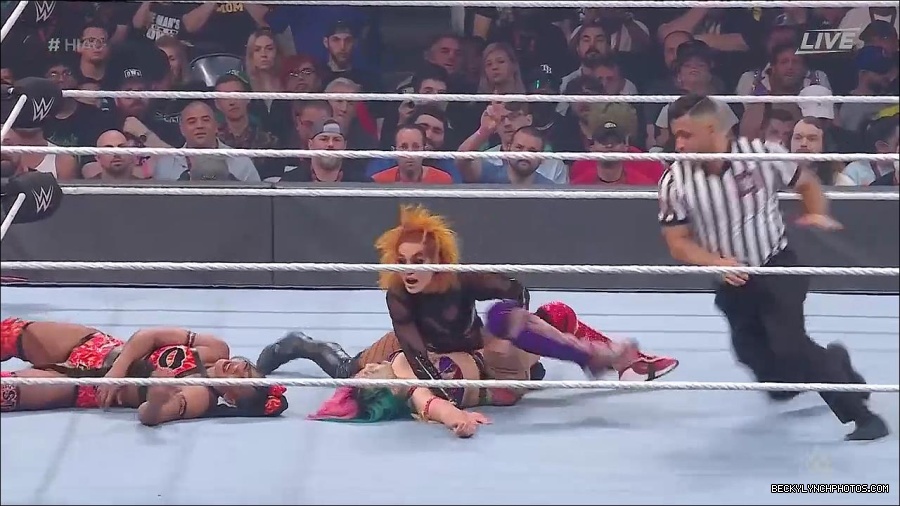 WWE_Hell_In_A_Cell_2022_720p_WEB_h264-HEEL_mp4_001061721.jpg